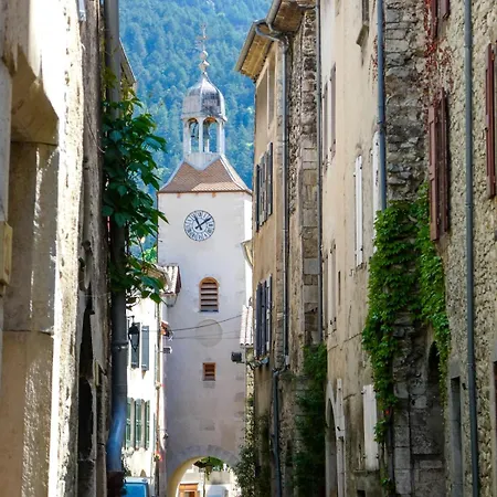 Maison Typique En Plein Coeur Du Village *
