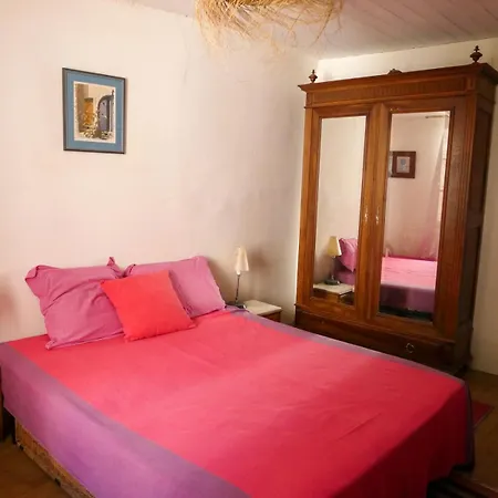 Maison Typique En Plein Coeur Du Village *