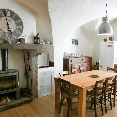 Maison Typique En Plein Coeur Du Village